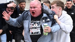 28 Hooligans wurden schon vor dem Spiel festgenommen. (Bild: AFP/AFP or licensors)