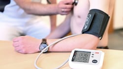 Wer beim Arzt nicht gleich einen Termin bekommt, weicht immer öfter auf eine Zusatzversichung ...