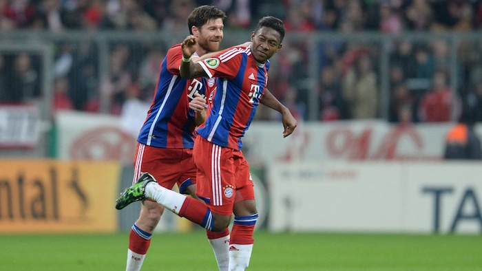 2015 noch Teamkollegen im Bayern-Trikot: Xabi Alonso (l.) und David Alaba