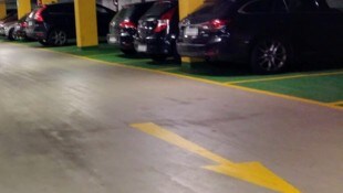 In einer Tiefgarage im Stadtteil Mühlau kam es zu dem Vandalenakt (Symbolbild).