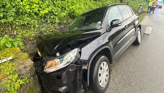 Das Unfallfahrzeug wurde erheblich beschädigt.