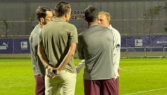 Xaver Schlager lieferte sich eine hitzige Diskussion mit Leipzigs Trainerteam.
