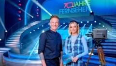 Fanny Stapf führt gemeinsam mit ORF-Allroundmoderator Andi Knoll durch die dreiteilige Serie „70 ...