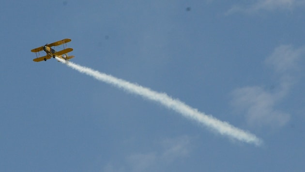 Akrobaten der Lüfte führten in Punitz spektakuläre Flugshows vor.
