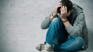 Wie soll man mit jungen Straftätern umgehen? (Symbolfoto)