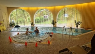 Hilfsbereite Hoteliers – hier im Ötztal – stellen für kleine Gruppen ihre Becken zur Verfügung. (Bild: Privat, Krone KREATIV)