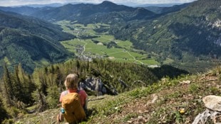 Ein malerischer Ausblick, der wahrlich die Mühen des fordernden Aufstiegs lohnt. (Bild: Weges)