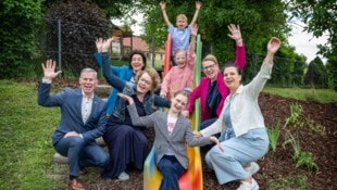 Bürgermeister Ramler, Familienland-Geschäftsführerin Barbara Trettler, Teschl-Hofmeister, ...