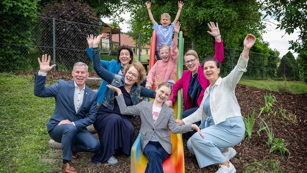 Bürgermeister Ramler, Familienland-Geschäftsführerin Barbara Trettler, Teschl-Hofmeister, ...