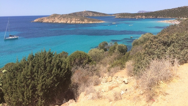 Das Meer vor Sardinien ist idyllisch – starke Strömungen können aber zur Gefahr werden.