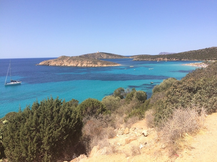Auf Sardinien z. B. sollte man tunlichst keinen Sand vom Strand mitnehmen – oder man zahlt ...