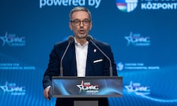 FPÖ-Chef Herbert Kickl während seiner Rede bei der CPAC-Veranstaltung in Budapest
