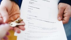 Viele, die eine Wohnung mieten, müssen sich bei anderen Ausgaben einschränken.