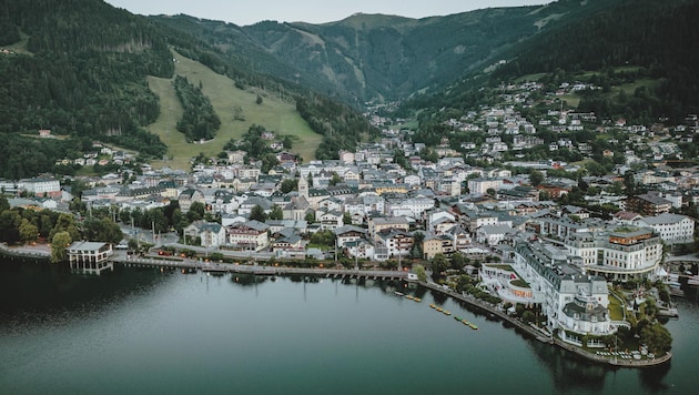 Zweitwohnsitz-Beschränkungsgemeinden wie Zell am See wäre mit den Einnahmen aus der Zweitwohnsitz-Abgabe in Zeiten knapper Gemeindebudgets geholfen. 
