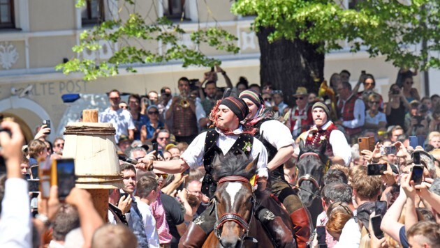 Zu Pfingsten reiten die Kufenstecher wieder. Vor Vorbereitungen laufen längst. (Bild: Sobe Hermann)