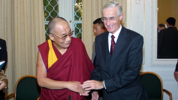 Im Rahmen der Kalachakra 2002 weilte der Dalai Lama in Graz – mit ihm verband Stingl eine innige ...