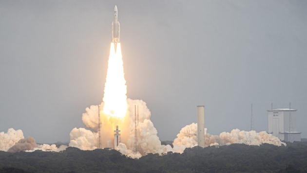 Start der ESA-Mission Juice am 14. April 2023 vom Kourou in Französisch-Guayana, um die Eismonde des Jupiters zu erforschen – mit Technik aus Österreich an Bord.
