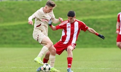 Womöglich fällt das Youth-League-Abenteuer für Marc Striednig (links) und Salzburg kommende ...