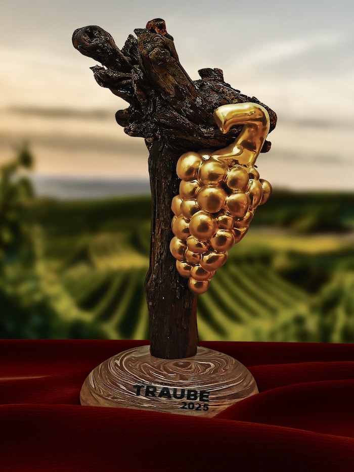 Glanzvolle Trophäe: Die Rot-Goldene Traube öffnet den Siegern Tür und Tor. Die finale Gala ist ...
