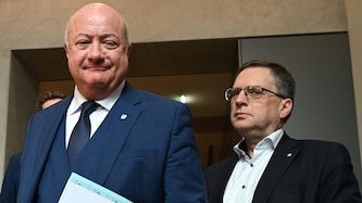 Kanzler Christian Stocker und Klubchef August Wöginger bei den Koalitionsverhandlungen im Mai – ...