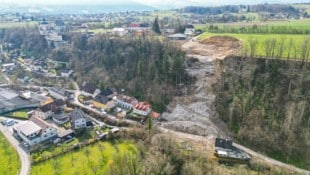 Ereignisse wie der Felssturz in Steyr-Unterhimmel sind im Vergleich klein, kaum vorhersehbar, richten aber auch enormen Schaden an, wenn sie in besiedeltem Raum passieren. (Bild: Wenzel Markus)