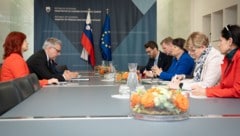 Heikle Gespräche zwischen Staatssekretär Marko Stucin (links) und ...