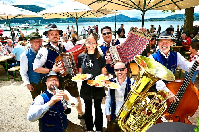 Tausende Schnitzel werden beim Hafenfest verputzt.