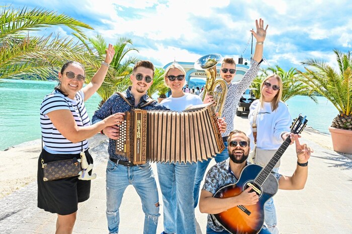 Karibik-Flair am Wörthersee: Das Gašper Belaj Trio begeistert mit ihren Polka-Klängen