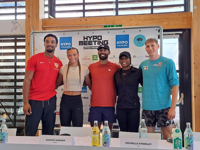 Leo Neugebauer, Anna Hall, Damian Warner, Michelle Atherley und Matthias Lasch bei der Pressekonferenz zum Meetingstart.
