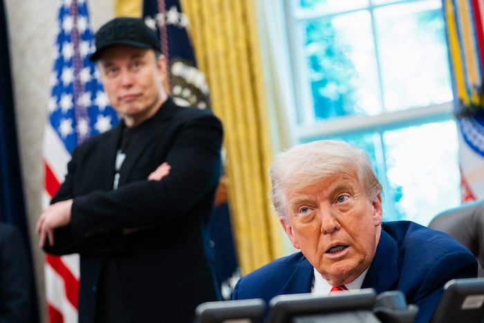 Musk habe das „umfassendste und folgenschwerste Reformprogramm der Regierung seit Generationen“ angestoßen, meinte Trump bei einem gemeinsamen Auftritt mit Musk im Weißen Haus.