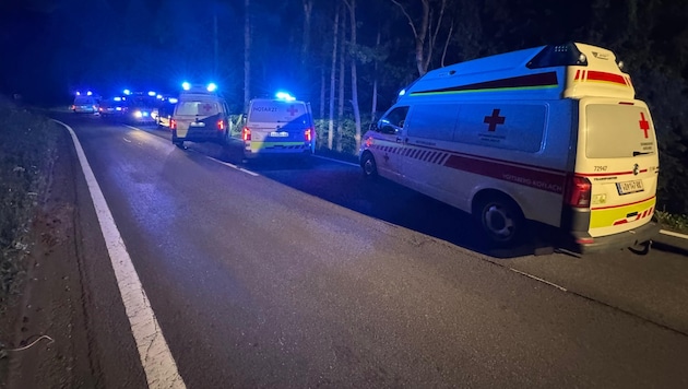 Ein Großaufgebot an Einsatzkräften auf der Packer Bundesstraße