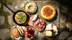 Zu Tisch: In der Region um Görz wird viel mit Obst, Fleisch sowie wilden Pflanzen und Kräutern ...