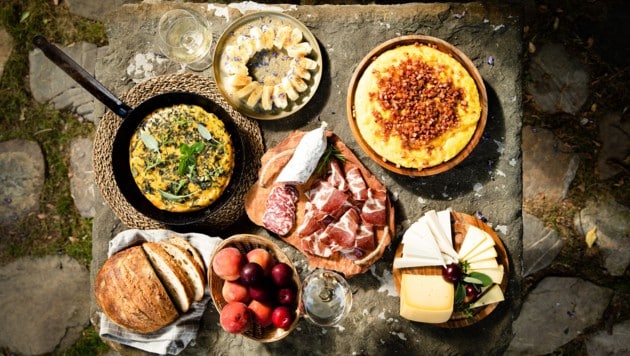 Zu Tisch: In der Region um Görz wird viel mit Obst, Fleisch sowie wilden Pflanzen und Kräutern ...