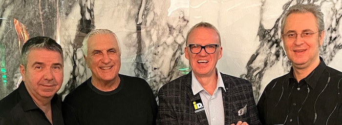 Monti Beton (mit Johann K) mit Organisator Ralph Schader (2. v. re.)