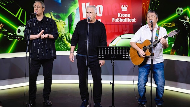 Monti Beton und Johann K. (hier beim „Krone“-Fußballfest 2023) gehen auf Österreich-Tournee.