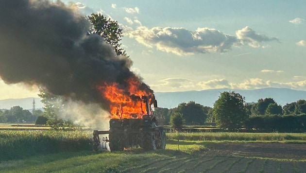 Warum geriet der Traktor in Brand? Die Ursachenforschung läuft.