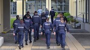 Es waren 40 Bombendrohungen an einem Tag. In Freistadt durchsuchten 15 Polizeibeamte die ...