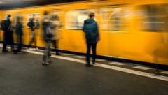 Die beiden Opfer wollten gerade in die U-Bahn einsteigen, als sie angegriffen wurden ...