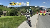 Alle drei Unfallbeteiligten wurden verletzt und von der Rettung bzw. zwei Rettungshubschraubern ...