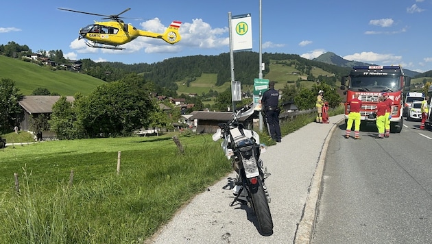 Alle drei Unfallbeteiligten wurden verletzt und von der Rettung bzw. zwei Rettungshubschraubern in das Krankenhaus Kufstein gebracht.