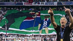 Luis Enrique – dessen mit neun Jahren verstorbene Tochter von den PSG-Fans geehrt wird … (Bild: GEPA)