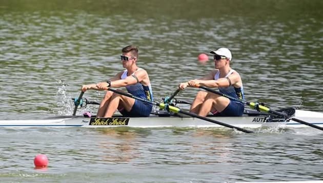 Mathias Mair (l.) und Elias Hautsch (r.) jubeln über EM-Silber.