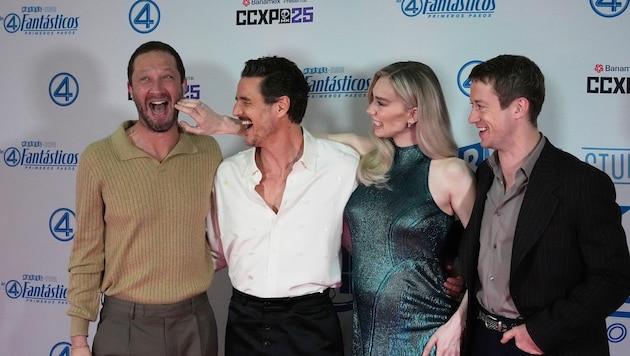 „Fantastic Four“ in Mexiko: Ebon Moss-Bachrach, Pedro Pascal, Vanessa Kirby und Joseph Quinn bei einem Fototermin für „The Fantastic Four“ in Mexiko-Stadt. 