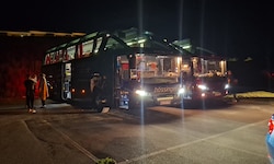 In zwei Bussen ging es zuerst ins polnisch-ukrainische Grenzgebiet und dann per Zug weiter in ...