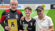 Merlin Stoll mit seinen Bregenz-Trainern Rusmir Topcagic (li.) und Andre Freudlsperger