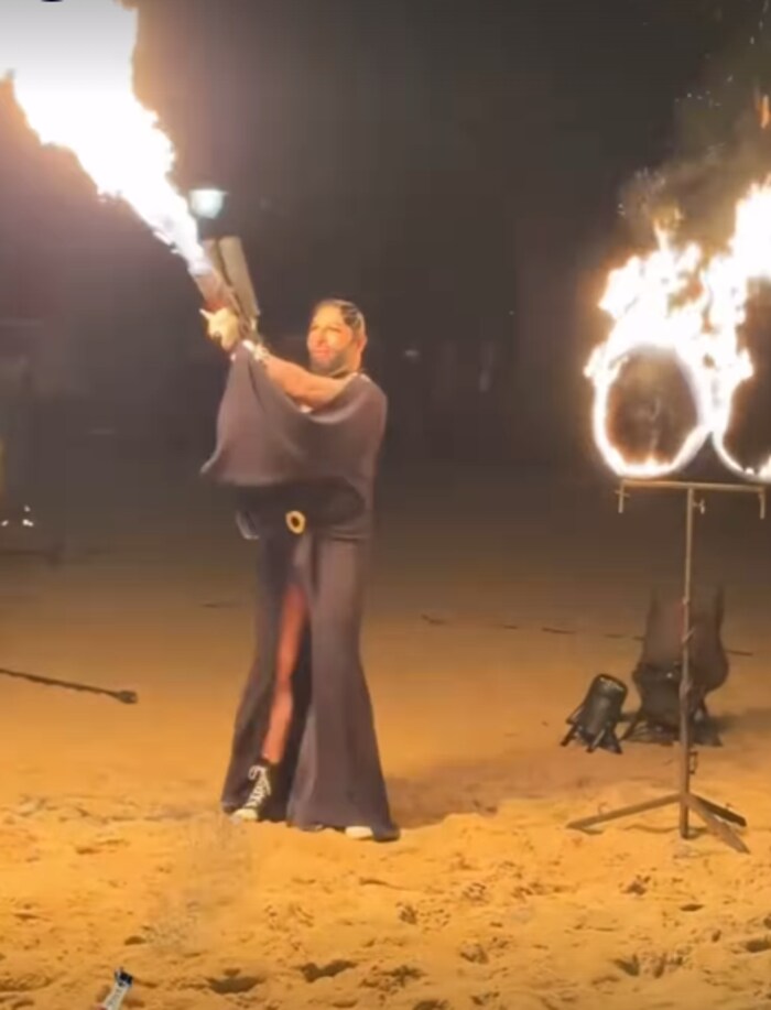 Feuer frei für die Party! Harald Glööckler heizte den Gästen mit einem Flammenwerfer ordentlich ei