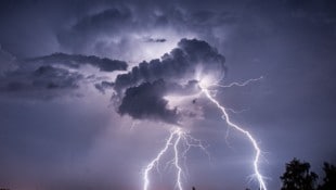 Mehrere Gewitterzellen waren Sonntagnachmittag im Osten Österreichs zu sehen.