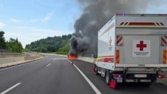 Ein Sanitäterteam aus Tulln (NÖ), das auf der Rückfahrt von einer Übung in Kärnten war, half es ...