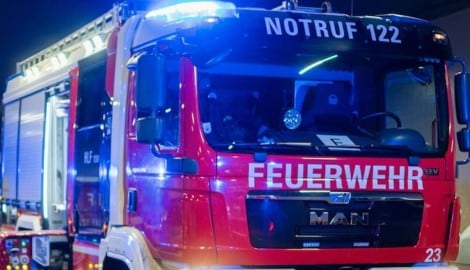 Das Gebäude wurde evakuiert, 20 Bewohner wurden von den Einsatzkräften in Sicherheit gebracht ...