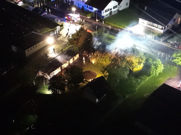 Neun Feuerwehren mit 170 Mitglieder standen Sonntagnacht im Einsatz.